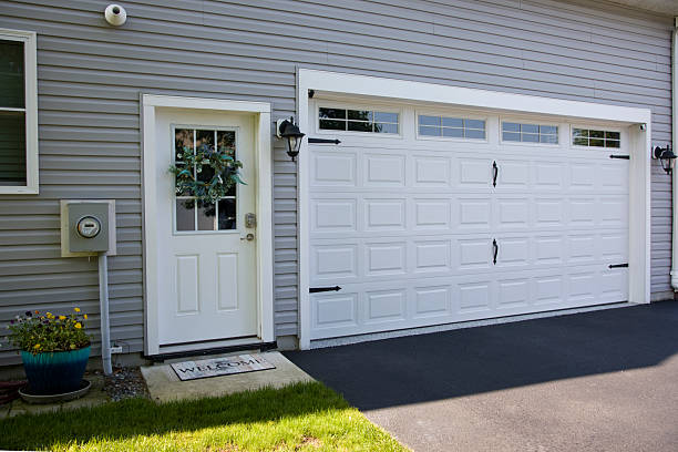 24/7 Emergency Garage Door Panel Replacement experts in Agua Fria, NM